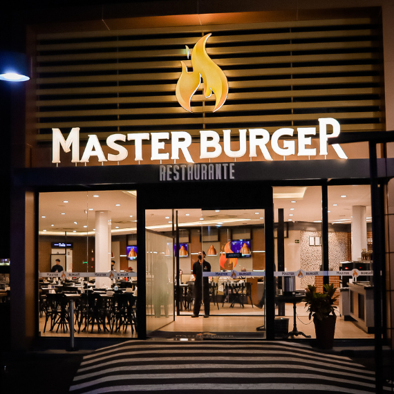 Interior da Master Burger Curitiba